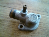 Příruba termostatu
